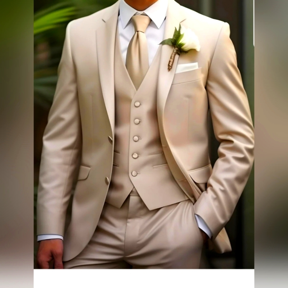 Men's Vardo Champagne Suit - Elegant Three-Piece Blazer Set